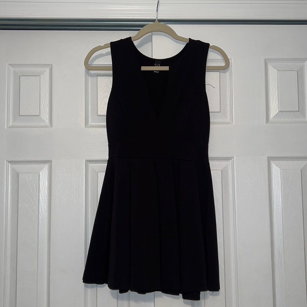 Black V-Neck Pleated Skater Dress